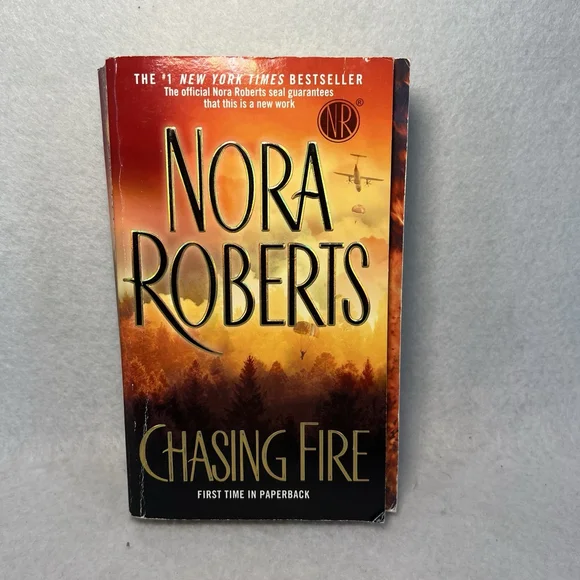 Nora Roberts romantic suspense - Picture 7 of 10
